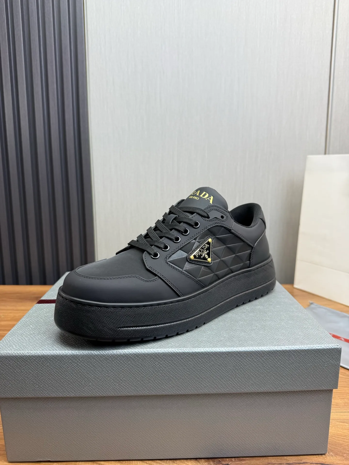 Men's shoes 💰580💰 [PRADA] Autumn and winter hot men's shoes shipped 👏Official website synchronized ⬆️Original fly-woven cowhide fabric + cowhide lining, 1⃣️:1⃣️reproduction, original sole, 38-45 (45. Customized, non-refundable)